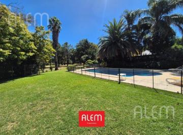 Casa · 370m² · 7 Ambientes · 6 Cocheras · Casa en Venta en El Ombu, Ezeiza