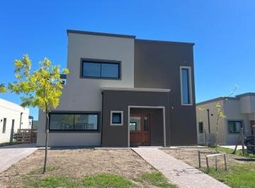 Casa · 221m² · 6 Ambientes · Casa en Venta en San Pablo, Pilar, G. B. a. Zona Norte