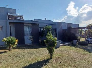 Casa de 10 ambientes, Villa Giardino · Financiacion Propia - Casa en V. Giardino - 5 Dorm. 3 Baños - Escritorio - Parque Enorme - Pileta - Cerco