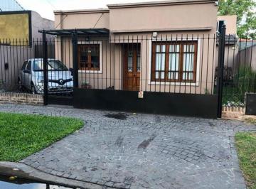 Casa · 120m² · 4 Ambientes · 2 Cocheras · Casa en Venta 4 Ambientes en Burzaco