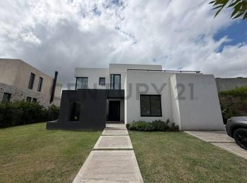 Casa · 225m² · 7 Ambientes · 2 Cocheras · Venta Casa de 6 Amb C/ Pileta - Acepta Permuta - Canton Barrio Golf - Escobar - Lote con Vista Al Go