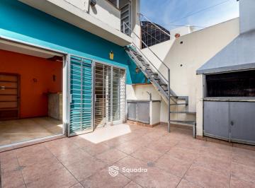 Patio seco con parrillero · Casa de 2 Dorm. con Patio, Quincho y Cochera