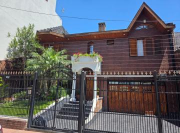 tres-de-febrero-villa-bosch-venta-casa-5-o-mas-ambientes · Hermosa Casa de Categoria a 20 m de Plaza Pio XII