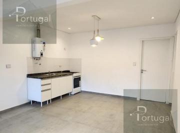 Casa · 146m² · 5 Ambientes · 1 Cochera · Los Platanos - 3 Dorm - Oportunidad - Reciclada a Nueva