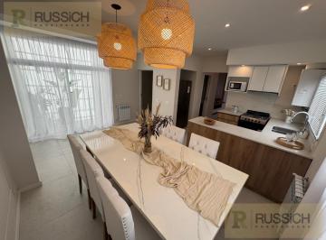 PH · 200m² · 5 Ambientes · PH en Venta 5 Ambientes en Zona Guemes