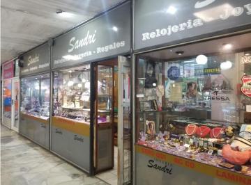 Local comercial · 36m² · 3 Locales en Galería Central Luro y Independencia