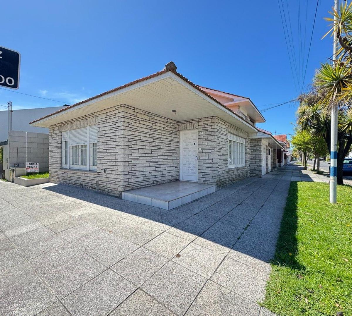 Chalet 4 amb, 120m² con cochera en Parque Luro