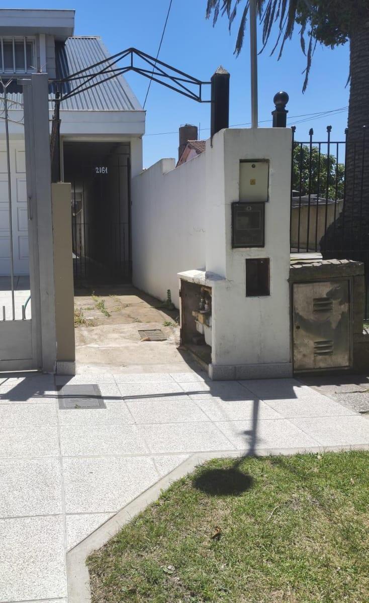 Punta mogotes. P. H al fondo en muy lindo lugar, Y sin expensas, A media cuadra de la plaza.