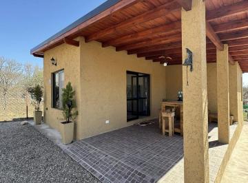 Casa · 80m² · 3 Ambientes · 1 Cochera · Casa en Venta 2 Dorm. Santa Rosa de Calamuchita, Córdoba
