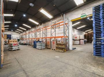 Bodega-Galpón · 224m² · Alquiler Galpón Ubicación Estratégica