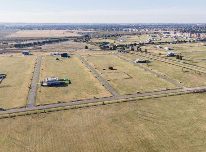 Terreno · 830m²