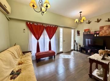 PH · 108m² · 4 Ambientes · PH en Venta en Lanús Sobre Av 25 de Mayo