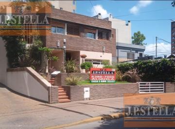 Casa · 235m² · 5 Ambientes · 2 Cocheras · Excelente Casa 5 Amb - 235 m² Cub. S/lote 506 m² - Solo Uso Comercial/profesional - S. Justo (Ctro)