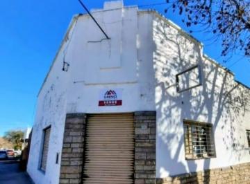 Casa · 198m² · 4 Ambientes · 2 Cocheras · Casa con Local en General Alvear Mendoza