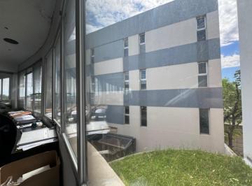 Local comercial · 744m² · 10 Ambientes · 4 Cocheras · Edificio Comercial Sobre Av Principal, Industria, Deposito, Oficina Comercial
