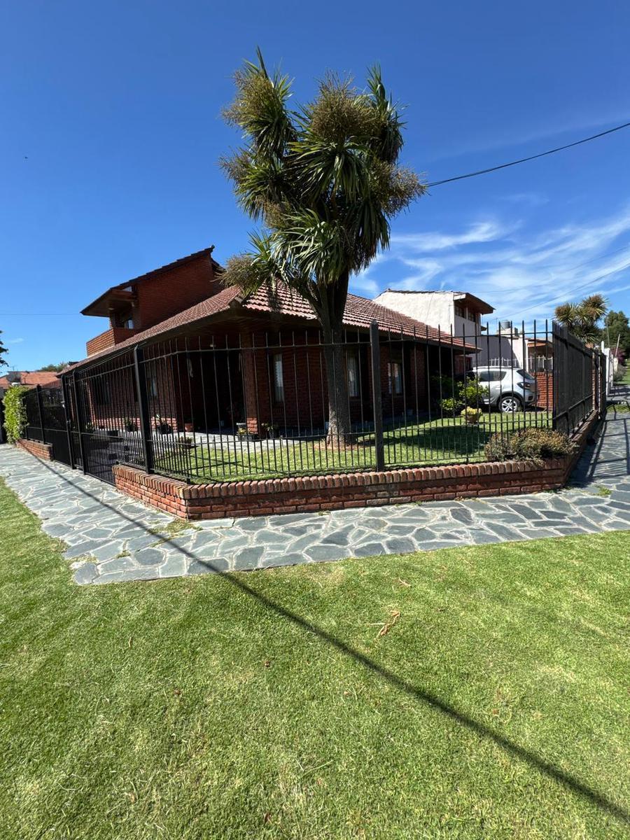 Casa 4 amb, 142m² con cochera para 2 autos — Colinas de Peralta Ramos