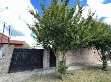 Casa · 65m² · 3 Ambientes · 1 Cochera · Adg. Casa en Venta 3 Ambientes en San Miguel