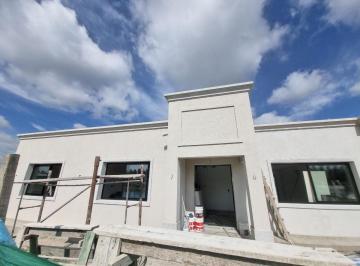 Casa de 5 ambientes, Ezeiza · San Simon de Canning! Caseron de 4 Dorm. con Piscina y Radiadores! Entrega: Abril 2026!