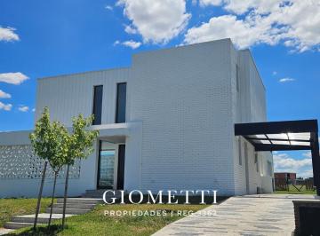 Casa · 606m² · 4 Ambientes · Casa en Casonas del Haras