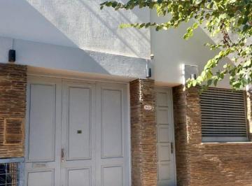 Casa de 7 ambientes, Ciudad de Santa Fe · Casa de 4 Dorm. en Barrio Candioti