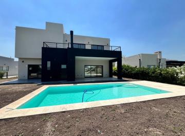 Casa · 225m² · 4 Ambientes · 6 Cocheras · Casa en Venta 4 Amb. 2 Plantas a Estrenar en Los Talas Canning