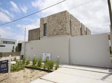 Casa · 350m² · 5 Ambientes · Terreno - El Quimilar