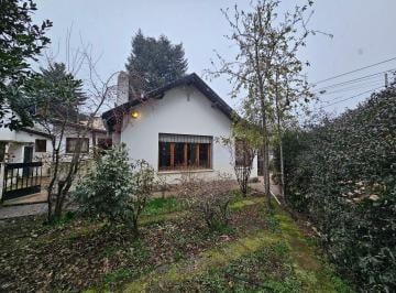 Casa · 150m² · 6 Ambientes · 1 Cochera · Casa en Venta!