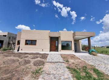 Casa de 4 ambientes, Ezeiza · Casa a La Venta en San Simon de Canning!1 3 Dorm.! Piscina y Losa Radiante! Gran Calidad!