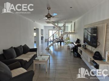 Casa · 180m² · 5 Ambientes · 1 Cochera · Venta - Casa - Cochera - Barrio Belgrano