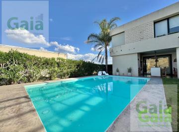 Casa · 300m² · 5 Ambientes · 2 Cocheras · Casa en Venta El Mollar II 4 Dorm.