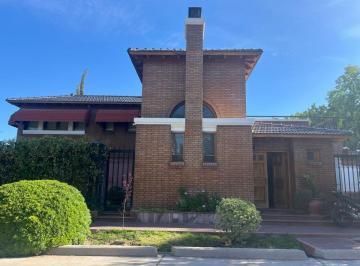 Casa de 6 ambientes, Las Cañas · Casa en Barrio Jardin Village