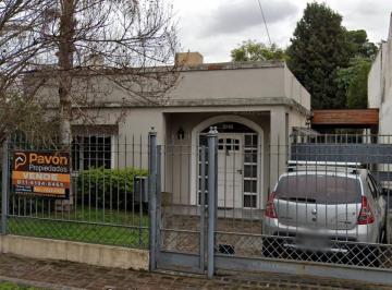 Casa · 146m² · 4 Ambientes · 1 Cochera · Casa en Adrogué