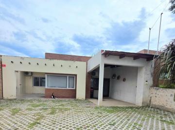 Casa · 150m² · 5 Ambientes · 1 Cochera · B° Privado Natania Los Nogales - Casa de 3d + Cochera + Fondo