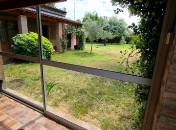 Casa · 228m² · 10 Ambientes · 3 Cocheras · Casa en Las Paredes