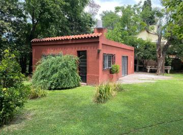 Casa · 70m² · 3 Ambientes · Casa a Reciclar en un Entorno Hermoso – Zona Semi Centro de Funes.
