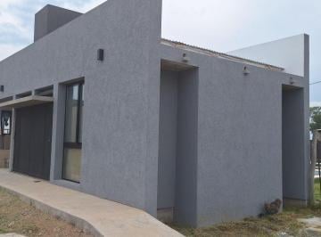 Casa de 4 ambientes, La Plata · Casa en Venta en Villa Garibaldi (300 m² de Terreno y 2 Dorm.)