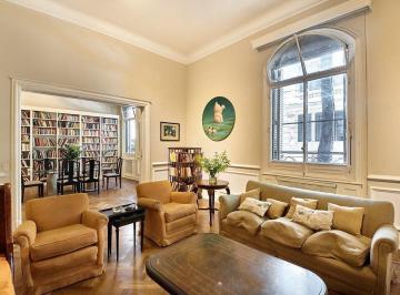 Departamento · 242m² · 6 Ambientes · Departamento Francés en Plena Recoleta – Pb Única de 6 Ambientes con Patio