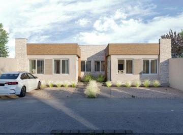 Casa · 70m² · 3 Ambientes · 1 Cochera · Casa - Carrodilla