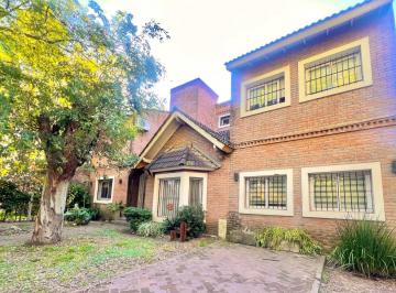 Casa · 1018m² · 6 Ambientes · 6 Cocheras · Venta Casa 6 Ambientes Moreno Norte - a m del Acceso Oeste