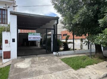 Casa · 180m² · 5 Ambientes · 2 Cocheras · Casa en Bo. Tres Cerritos