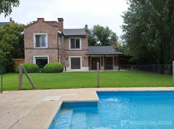 Casa · 224m² · 6 Ambientes · 2 Cocheras · Casa en Boulevares Barrio Cerrado