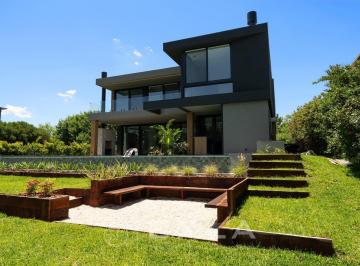 Casa · 411m² · 1 Cochera · Casa en Venta en El Yacht, Nordelta, Tigre