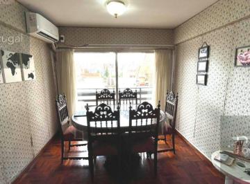 Departamento · 92m² · 3 Ambientes · Centro - Amplio Dpto 2 Dorm - Balcón - Dean Funes 100