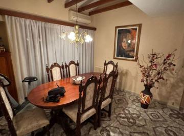 Casa de 7 ambientes, Ciudad de Mendoza · Venta, Casa, 4, Dorm., Sexta, Seccion, (Apta C. Hipotecario)