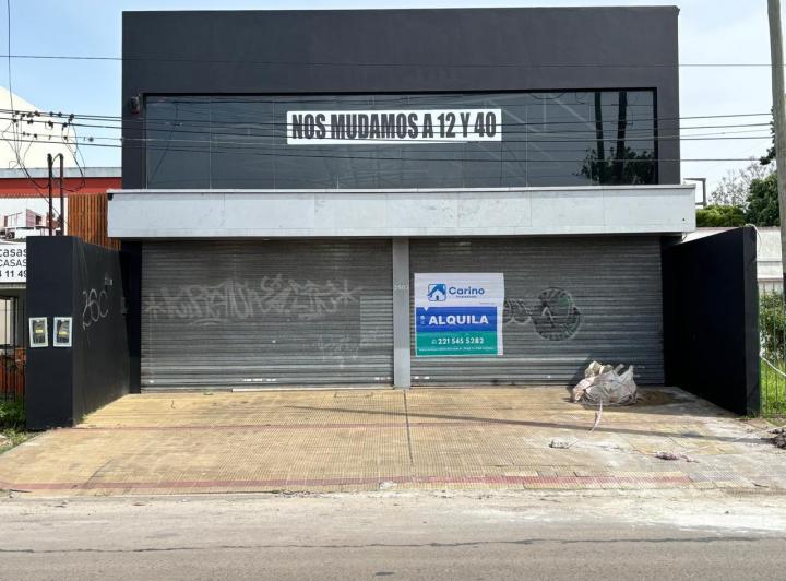 Local comercial · 230m²