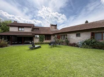 Casa · 200m² · 4 Ambientes · 1 Cochera · Casa en Venta en El Barrio Pradera de San Ignacio