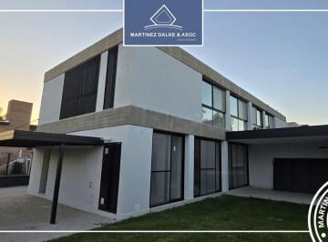 Casa · 220m² · 4 Ambientes · 2 Cocheras · Va Belgrano Sobre Joule - Housing 3 Dorm. + Escritorio