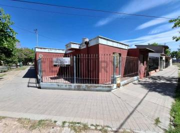 Casa · 51m² · 7 Ambientes · 2 Cocheras · ¡Casa en Venta!