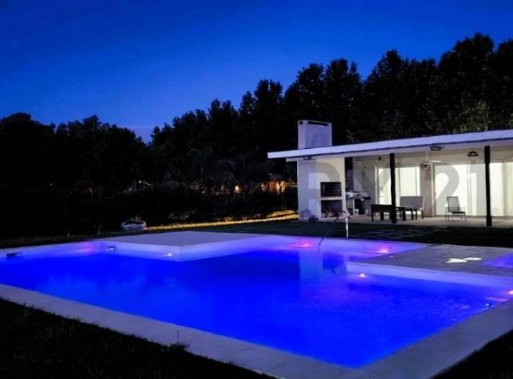 Quinta vacacional · 227m² · 3 Ambientes · 1 Cochera
