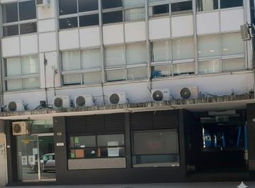 Oficina comercial · 39m² · 1 Ambiente · 2 Cocheras · Buena Oficina en Marcelo T de Alvear Entre Liberdad y Talcahuano, Cochera